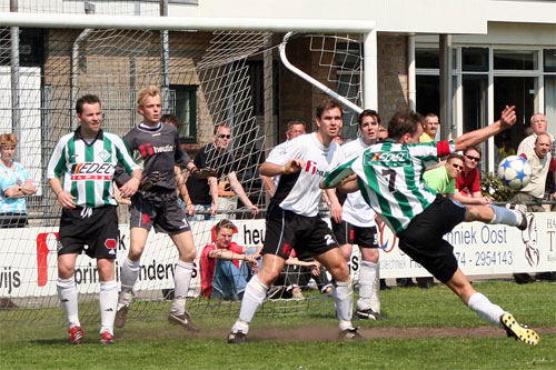 SVZW - Sc. Genemuiden (Foto Helmich Lubberts)